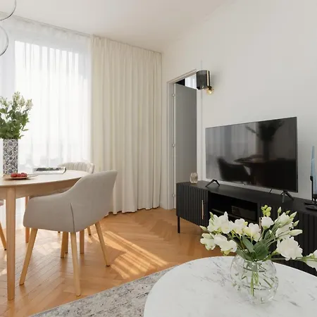 ホテル Senatorska By Renters *