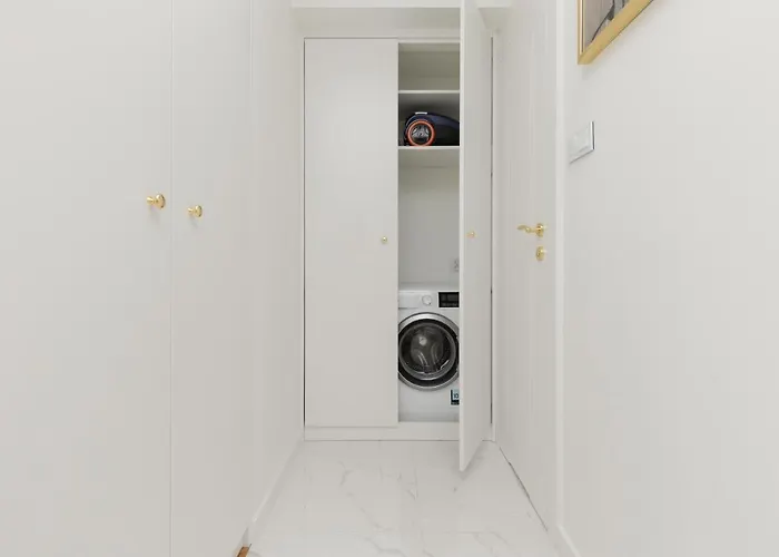 Senatorska By Renters * وارسو